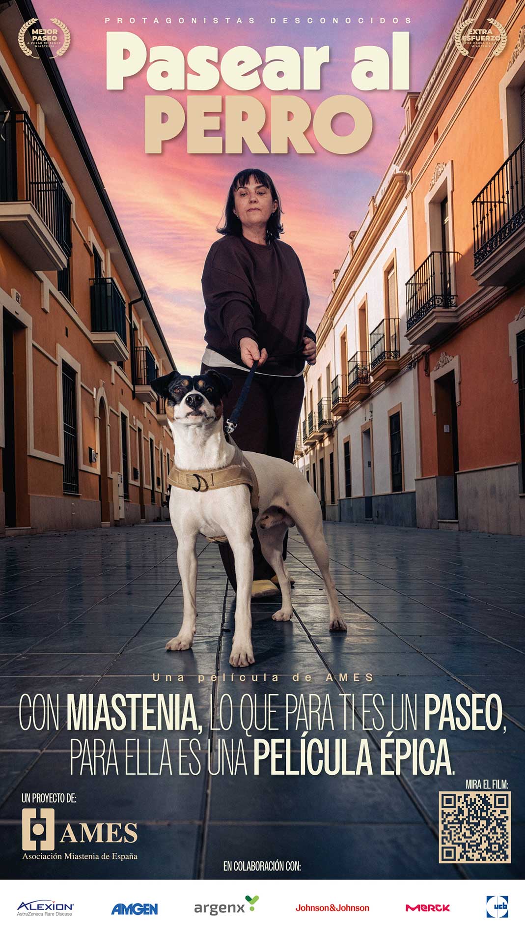 Mujer paseando a un perro con arnés en calle entre casas al atardecer, cartel de película sobre miastenia.